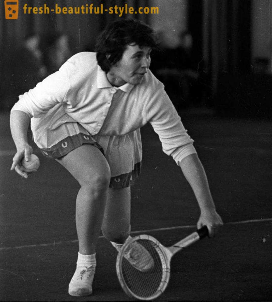Anna Dmitrieva: biografie, data nașterii, ajungând la o carieră în tenis și comentatorul sportiv