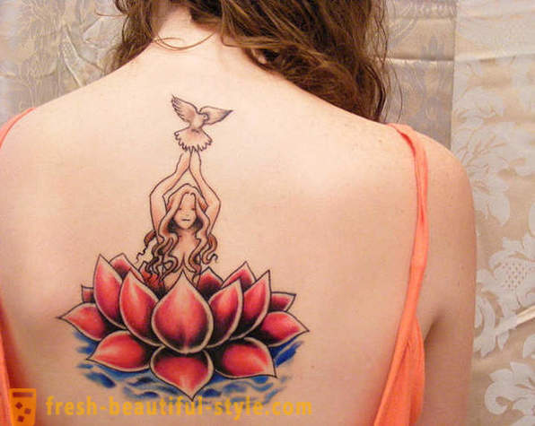 Tatuaj „Lotus“: implicatii pentru fete