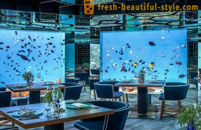 Restaurant de lux subacvatic din Maldive