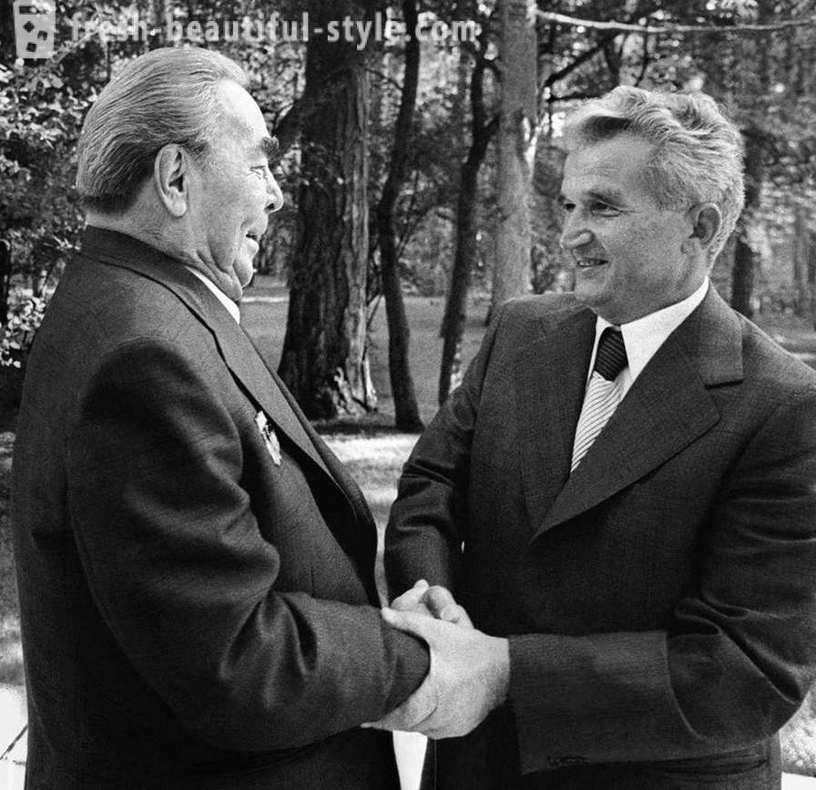 În timp ce liderii lumii au încercat să evite saruta Brejnev
