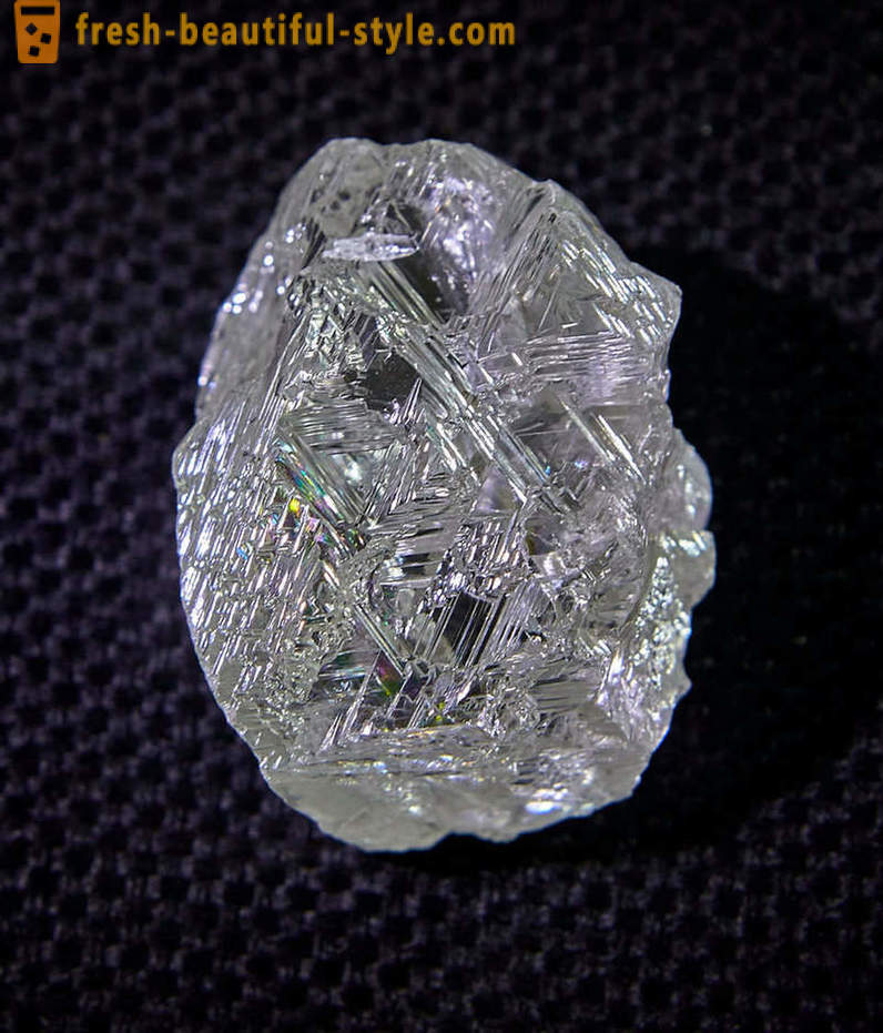 În Yakutia au găsit un diamant unic, cu o greutate de aproape 200 de carate