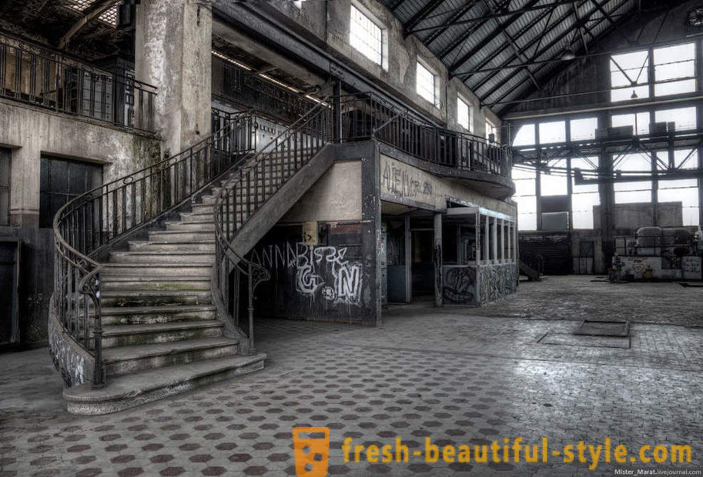 Plimbare prin fabrica abandonat în Belgia