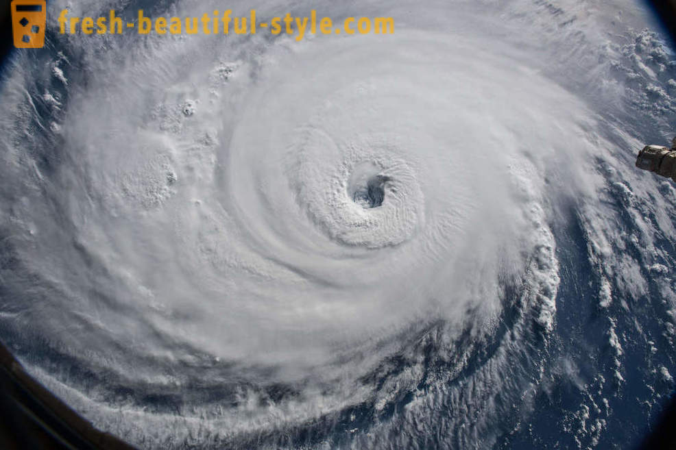 Uraganul „Florence“, văzută din spațiu