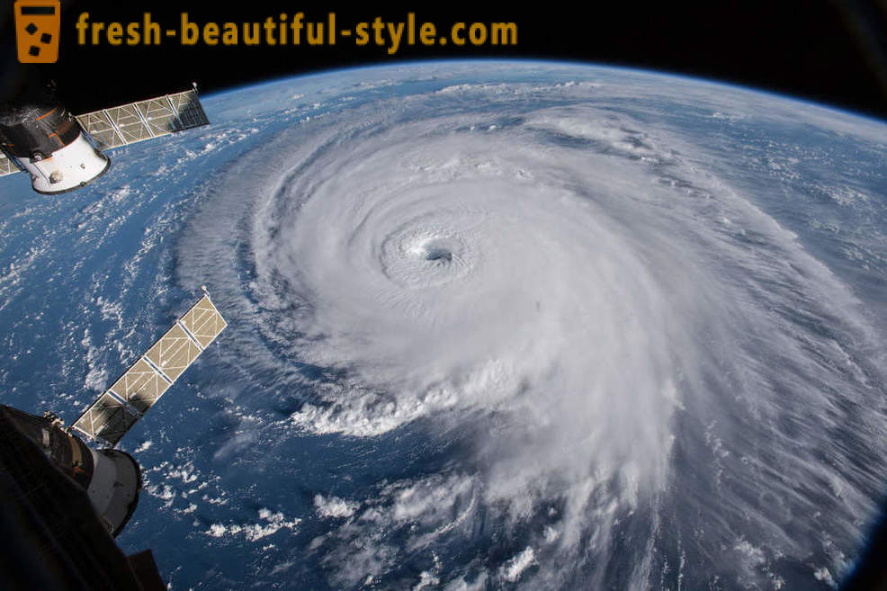 Uraganul „Florence“, văzută din spațiu