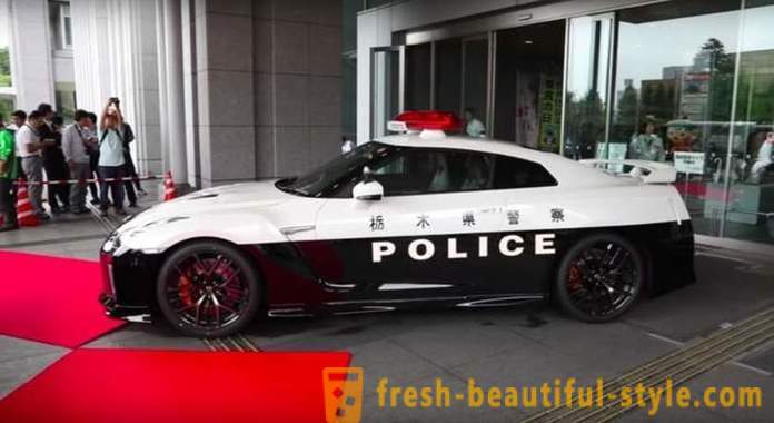 Mașini de poliție japoneze Steep