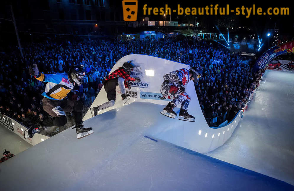 Pe măsură ce concurența a avut loc pe gheață Cross Downhill