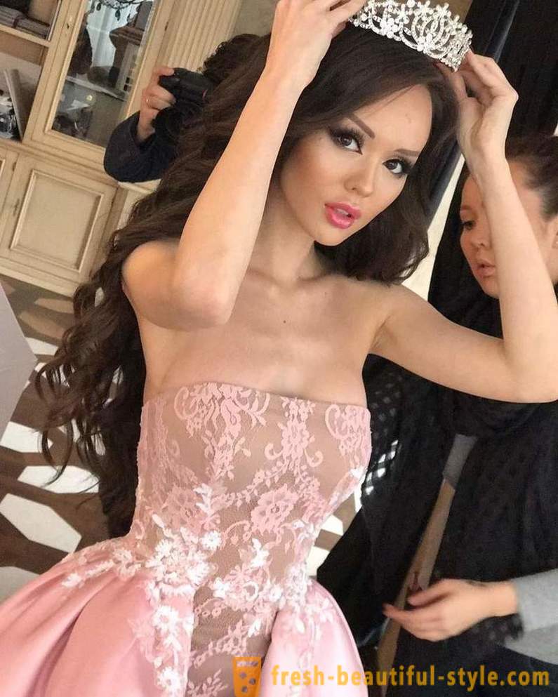 Dinara Rahimbaeva - Kazahstan „Barbie“, care a fost criticat pentru o sedinta foto în lenjerie