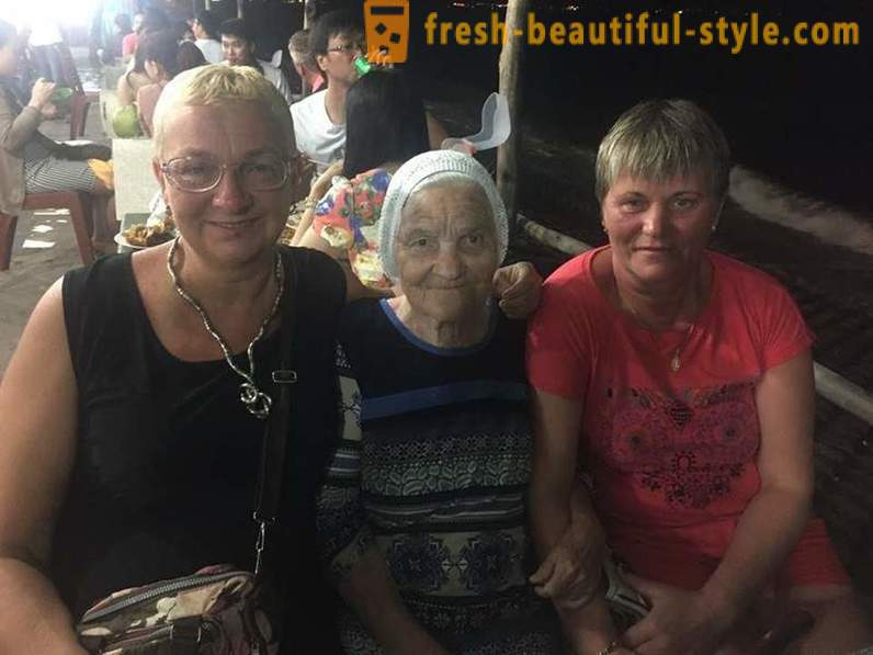 Rezident în vârstă de 89 de ani de Krasnoyarsk, călătorind în lume la pensionarea sa