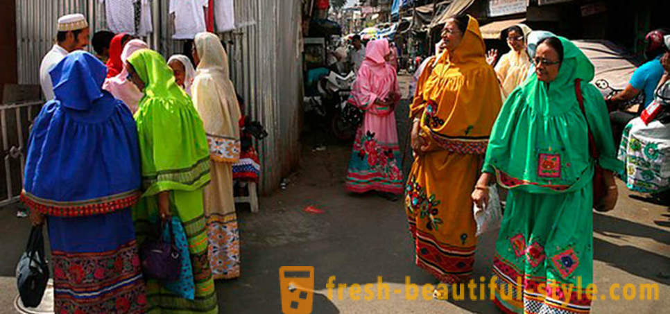 Viața într-o sectă indiană, ceea ce face în continuare circumcizia de sex feminin