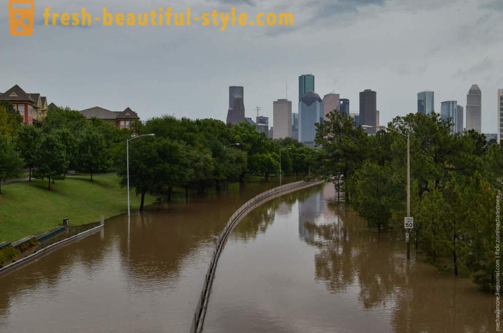 Inundații istorice din Houston