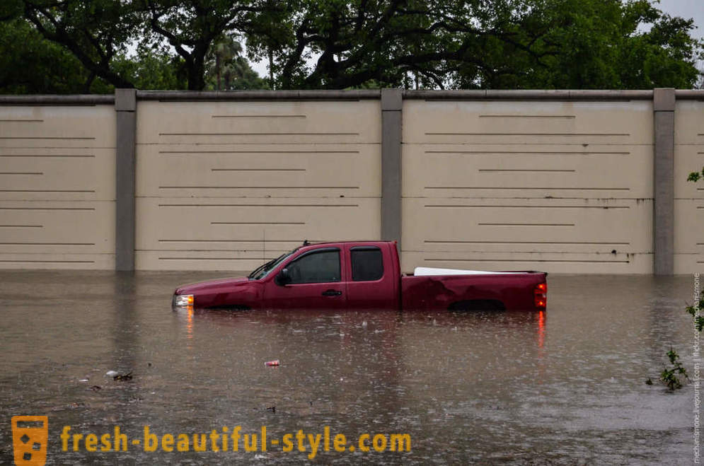 Inundații istorice din Houston