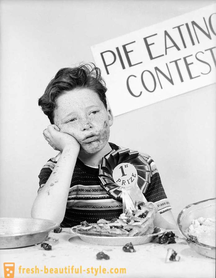 1915-1987 ani: licitații pentru alimentație competitivă