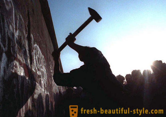 Căderea Zidului Berlinului