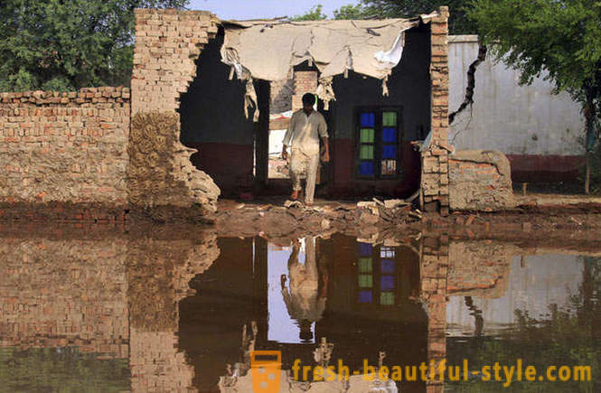 Inundații istorice din India și Pakistan