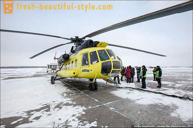 Flying cu elicopterul Mi-8 pe Surgut zăpadă