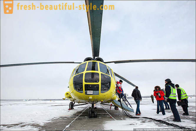 Flying cu elicopterul Mi-8 pe Surgut zăpadă