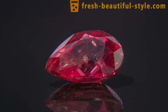 Cele mai scumpe din lume de pietre: roșu diamant, rubin, smarald. Cele mai rare pietre din lume