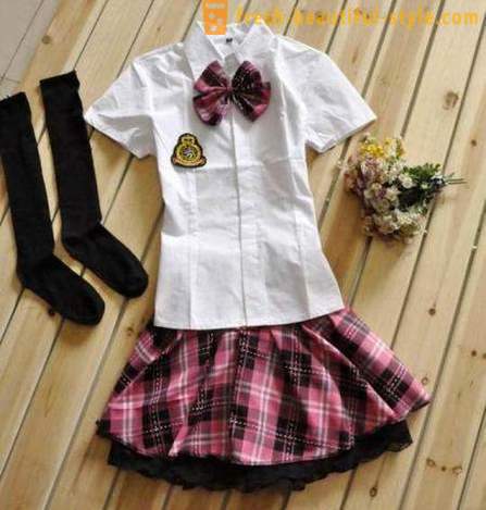 Uniformă școală japoneză ca o tendință de moda