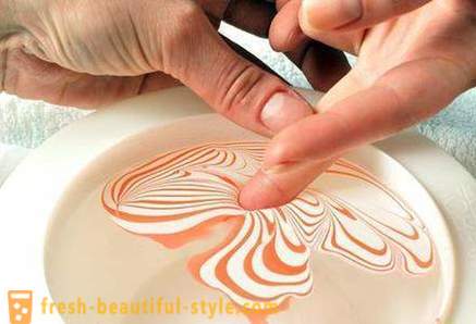 Manichiura pe apă - o nouă tendință în arta unghiilor-